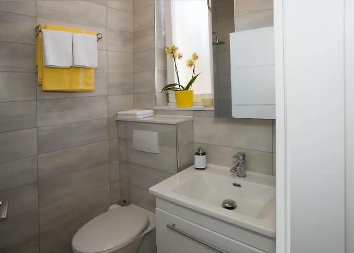 & Lea Pensión Split