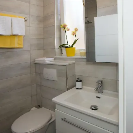 & Lea Гостьовий будинок Спліт